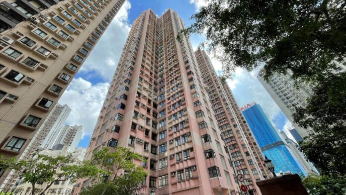 北角半山富澤花園3房套 專才以每月3萬元承租 租金回報10.2厘